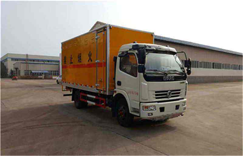 程力移動發(fā)電拖車