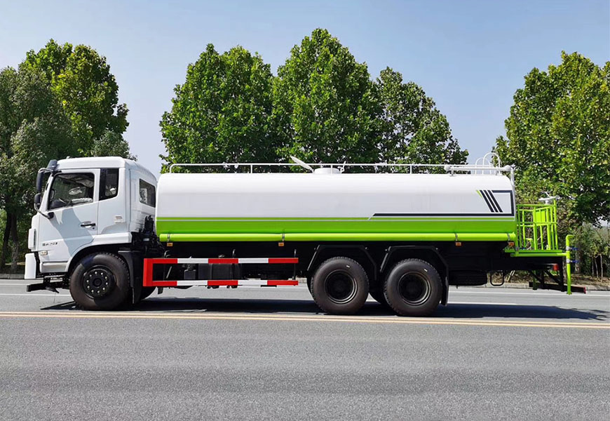 宜陽福田歐馬可8方灑水車：供水的“魔法師”
