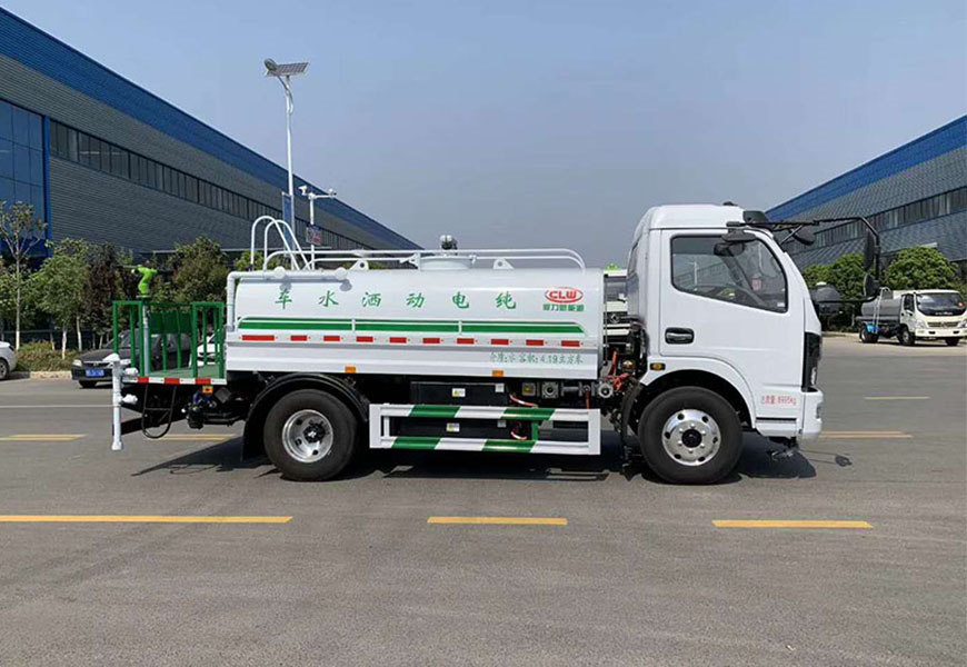 東風(fēng)程力灑水車保險(xiǎn)盒在哪？
