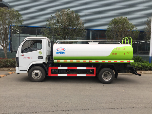 黑龍江凱力牌灑水車 —— 城市道路清潔的有力助手
