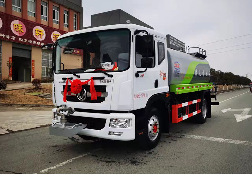 大運藍牌灑水車——中國工業(yè)實力的卓越代表
