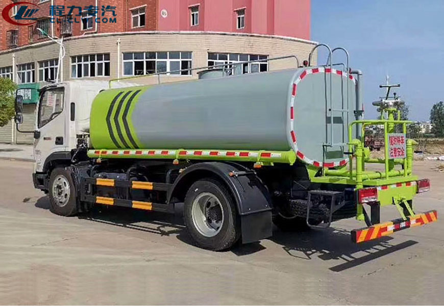 哈爾濱凱力牌灑水車——性能穩(wěn)定、綠色環(huán)保

