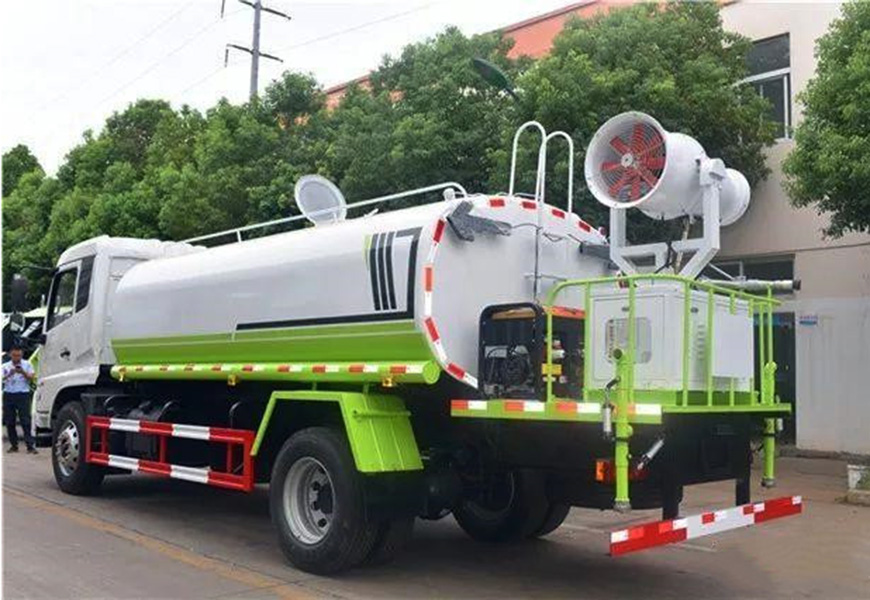 大連福田環(huán)衛(wèi)綠化灑水車：打造城市美麗新風景
