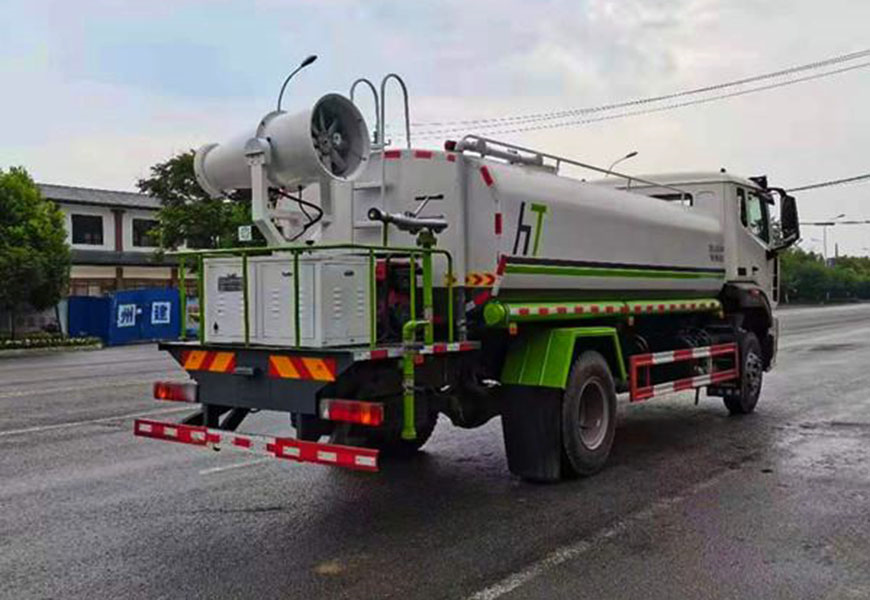 高效減排，享受清新霧霾天——程力霧炮灑水車
