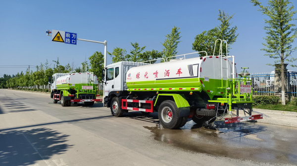 東風(fēng)15立方灑水車(chē)價(jià)格優(yōu)惠，程力為您打造高品質(zhì)灑水車(chē)
