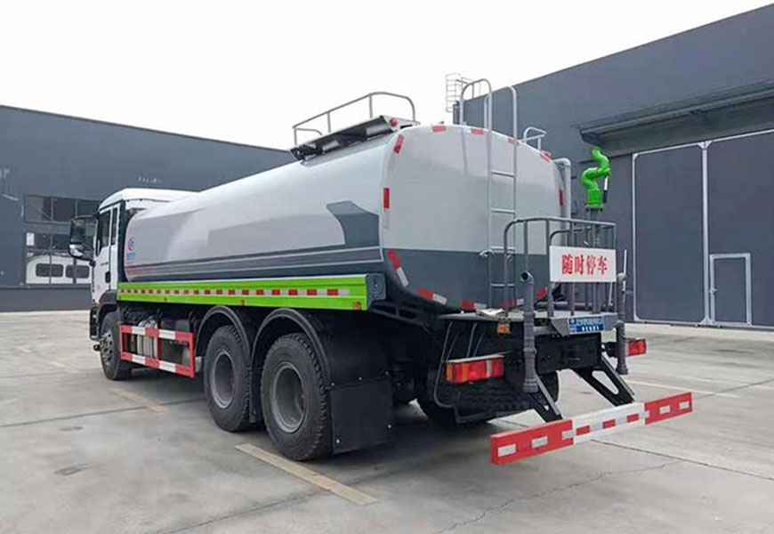 慶鈴50鈴灑水車：致力于讓城市更美好
